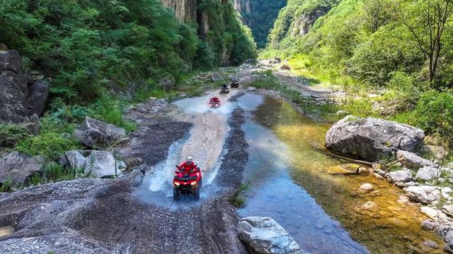 【天然浴场▪极速】野性峰林，驭见不凡！全网首探峰林峡全地形越野网红新地标！
