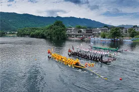 桃花潭龙舟赛即将开桨图片