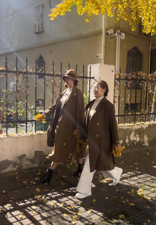 崂山区桐岭路成新晋顶流，银杏大道承包秋冬浪漫