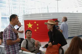 现场直击｜“祖国的关心是我们的底气”——记黎巴嫩中国撤侨抵达塞浦路斯图片