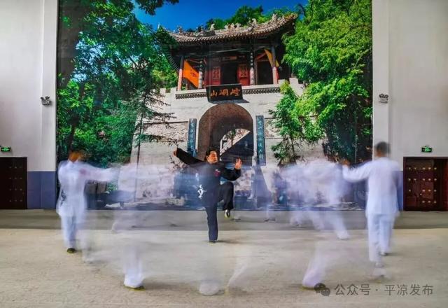 一入崆峒便为仙