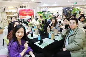 “巧制珍珠庆三八”！中建八局一公司装饰公司女职工展匠心风采图片
