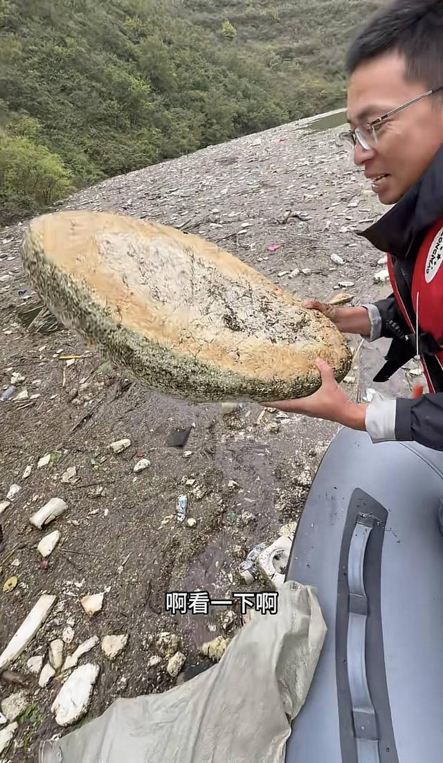 洛阳一水库漂浮大量垃圾 当地回应