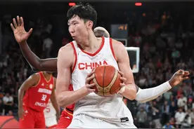 周琦加入广东宏远换赵睿赴新疆，周琦：很激动，全力争冠图片