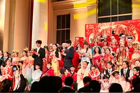 河南籍导演倾情执导！第十三届英国春晚在伦敦成功举办图片