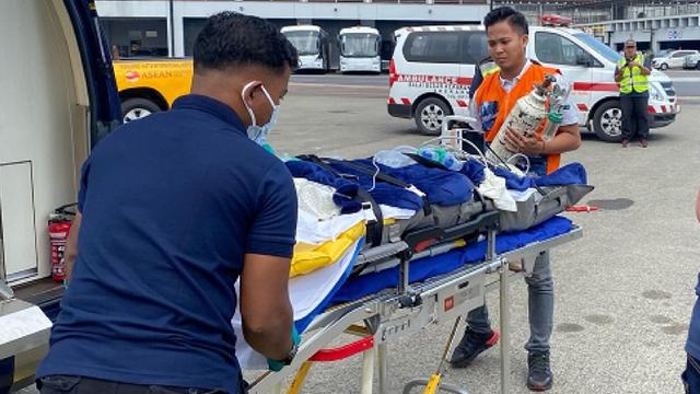 27小时7架次直升机搭起32名徒步人的天山生命通道，平安为什么干起了急速救援的活？