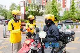 不闯红灯一周可增收400多元！美团向济南等地骑手推出“等灯等灯奖”图片