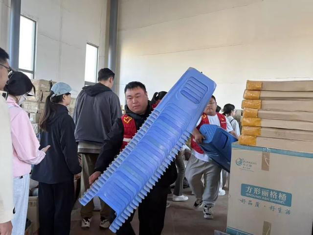 金杨映红志愿路！西部计划志愿者以青春担当点亮额济纳“文旅热”