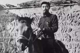 「学习恩来」周恩来领导的南昌起义“功在第一枪”图片