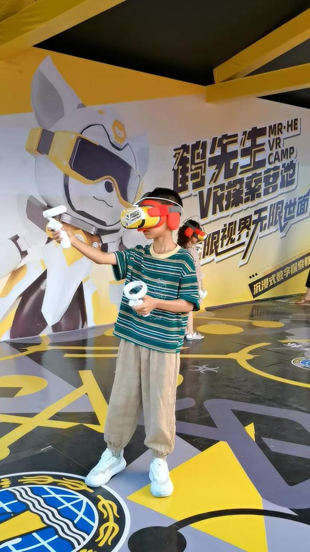 不能喝啤酒也快乐，孩子们啤酒城里“嗨玩”