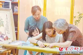 长沙沙坪绣娘一年“绣”出2.5亿元图片