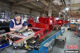 三轮摩托车走俏海外 “中国三轮之都”生产忙图片