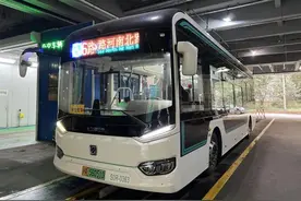 护航开学季！公交6路学生专车迎“体检”图片
