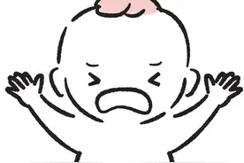医生：婴儿不停哭闹且蜷腿，很可能是“肠绞痛”！家长：如何解决？图片
