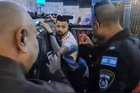 以色列扣押两名法国宪兵，法国外长取消对耶路撒冷教堂的访问图片