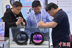 2025长春光博会开幕 中外展商携创新成果亮相图片