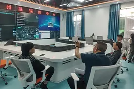省广电局调研组到西双版纳州调研 安全播出工作图片
