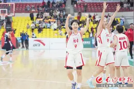 拒绝逆转，湖南女篮82比77力克四川女篮杀进决赛图片