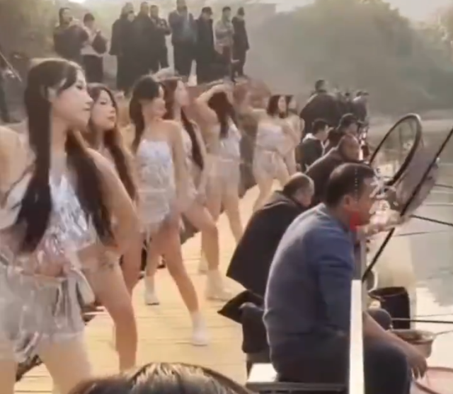 四川乐山一钓场开业，请美女热舞被质疑低俗，钓场老板：系常规商业引流