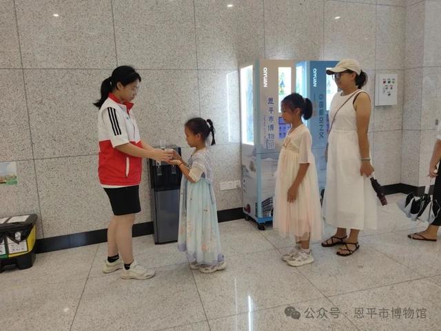 市博物馆设立纳凉区 彰显人文关怀温度
