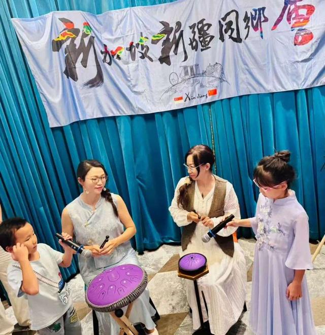 从天山到新加坡河畔，这届新疆老乡把“团圆”拿捏了！