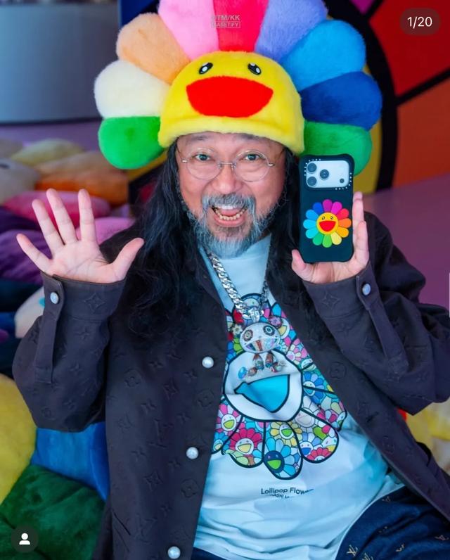 499天价手机壳	，杨紫Lisa同款，一年狂卖36亿