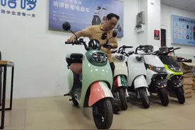 “租辆电动车出行”走红图片