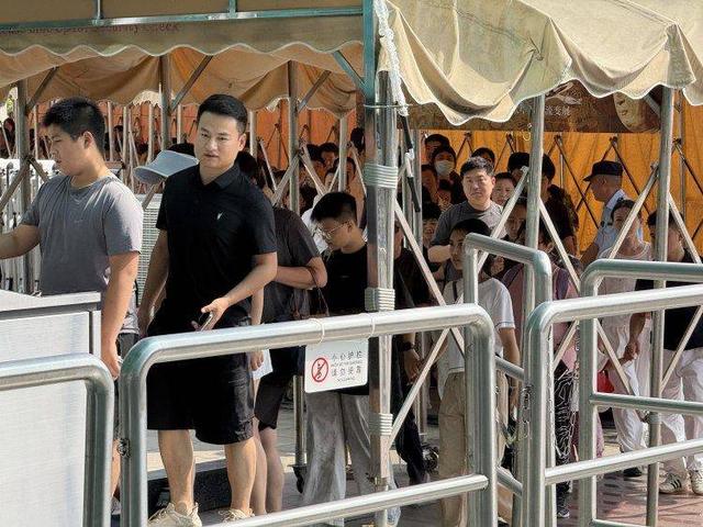 全国前十、迎客超2700万人次！8天长假重庆火火火