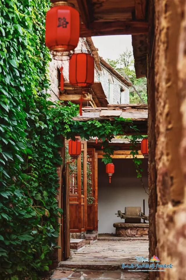 第一批抛弃网红景点的年轻人，已经开始“村漂”了