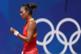三盘鏖战逆转前世界第一 郑钦文闯入奥运女单四强图片