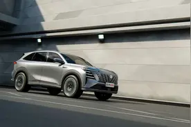 长安第四代CS75PLUS正式下线，未来将销往全球市场图片