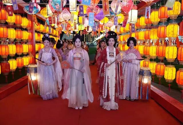 中秋游园会+中国微演艺！“月光主题乐园”即将来袭，玩到不想走！