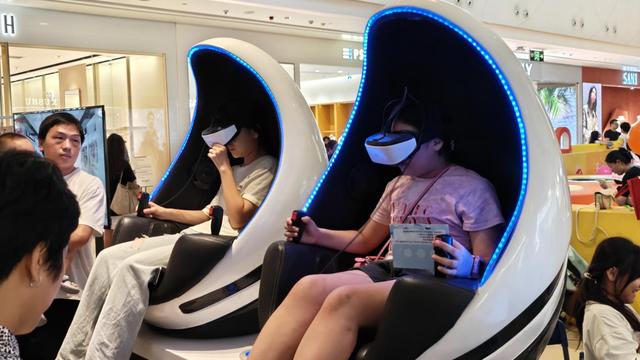 从VR地震中“逃出生天”、在灭火实战中“解锁新技”…… 坪山这场安全体验“太过瘾”！