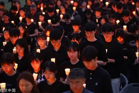 悲剧频发点燃愤怒情绪！韩国教师“史无前例”走上街头抗议霸凌图片