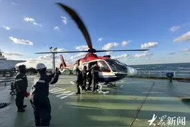 日照：陆海空联动！紧急救助受伤外籍船员图片