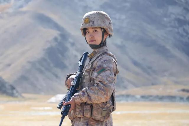 “特级神枪手”中唯一的女兵，竟是医疗救护员！