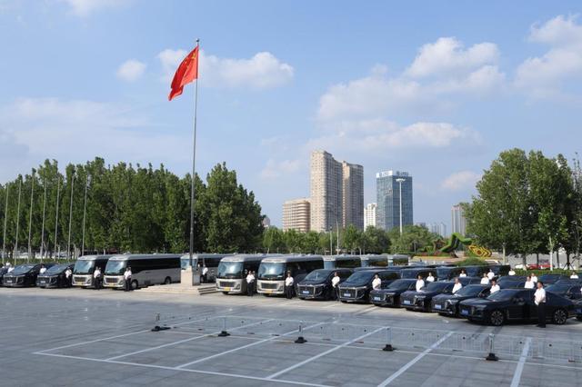 参加九三阅兵的礼宾车已全部归还，车主收到现金、感谢信和纪念品，车还加满了油，红旗门店回应