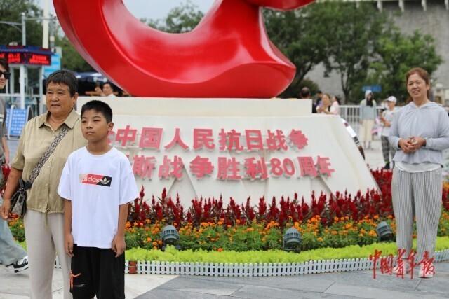 打卡北京中轴线上的抗战胜利80周年主题雕塑