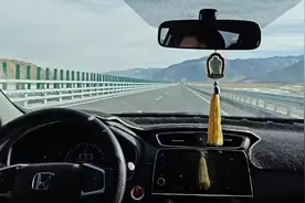 高速上演“逆天”操作并发朋友圈炫耀，事后他却声称……图片