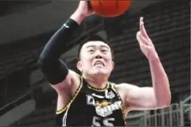 再战两年 韩德君李晓旭续约辽宁男篮图片