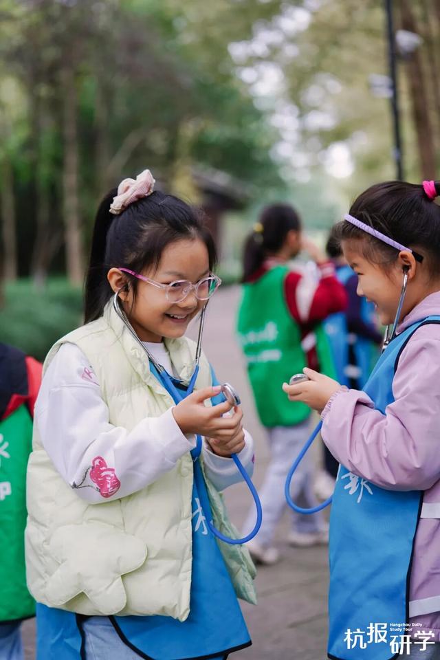 12.07 独立营｜冬日寻羽记：解码西湖候鸟的越冬密码！鸟类专家带队，探秘茅家埠“鸟类天堂”，体验听声辨鸟、飞羽寻踪的野趣周末！