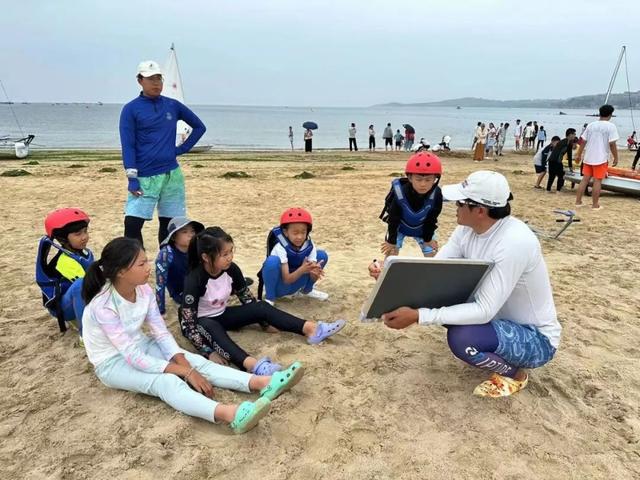 夏天就要结束，8月帆船营最后几个名额，在线抢…