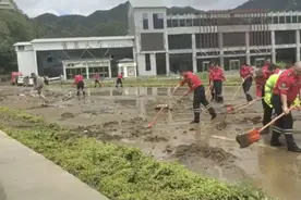 三四个小时下了200毫米！洛阳栾川、嵩县暴雨，多部门第一时间现场救援，800多名游客被疏散图片