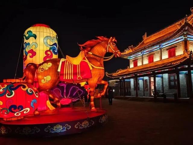 长安灯会的马多成“马”了！双园千灯万马，解锁马年最潮打开方式