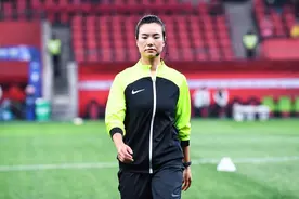 对话｜首位中超女裁判：首秀打7.5分，目标执法男足世界杯图片