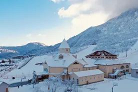 实时快报：成都西岭雪山正在下雪图片