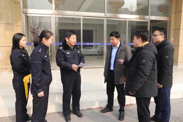 民有所呼 警有所应！菏泽交管支队直属一大队高效优化标线获锦旗