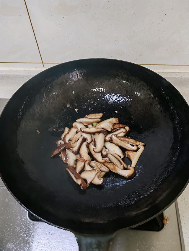壹粉食堂|海蛎子鸡蛋汤，美味与营养的完美结合，好喝到停不下来