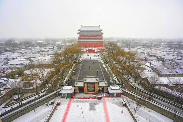 雪中鼓楼现厚重历史韵味