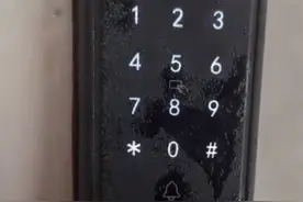 女子受回南天影响 有家进不了：智能门锁人脸识别失灵图片
